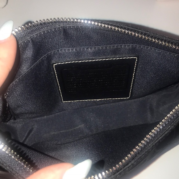 Small black Coach bag - Picture 4 of 5